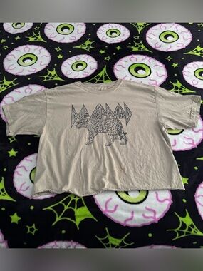 def leppard crop top